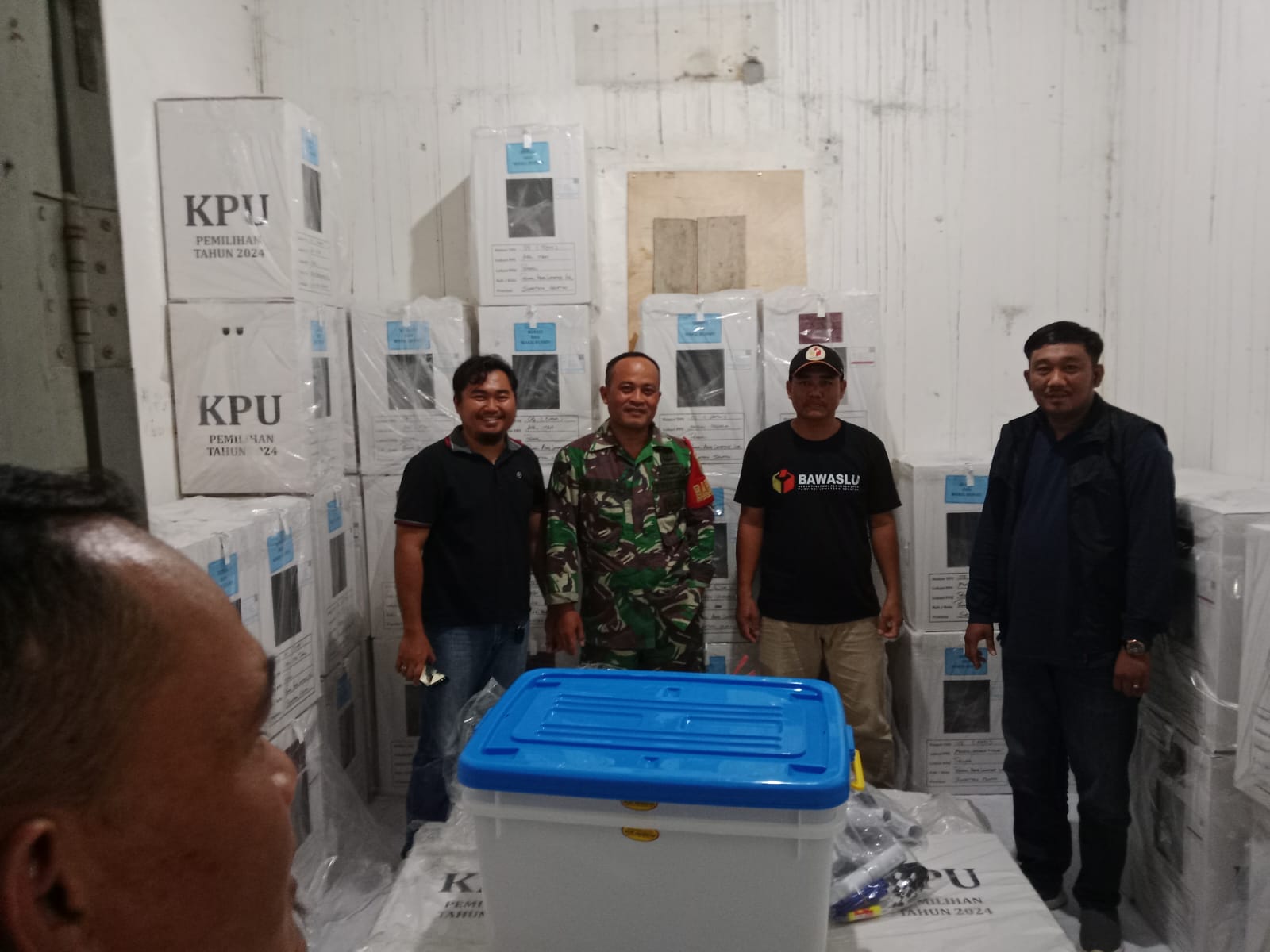 Pendistribusian Logistik Pilkada serentak Kecamatan Penukal Berjalan Lancar