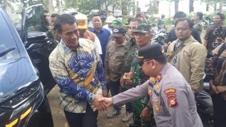 Polsek Mariana Lakukan Pengamanan Kunjungan Menteri Pertanian RI di Desa Merah Mata