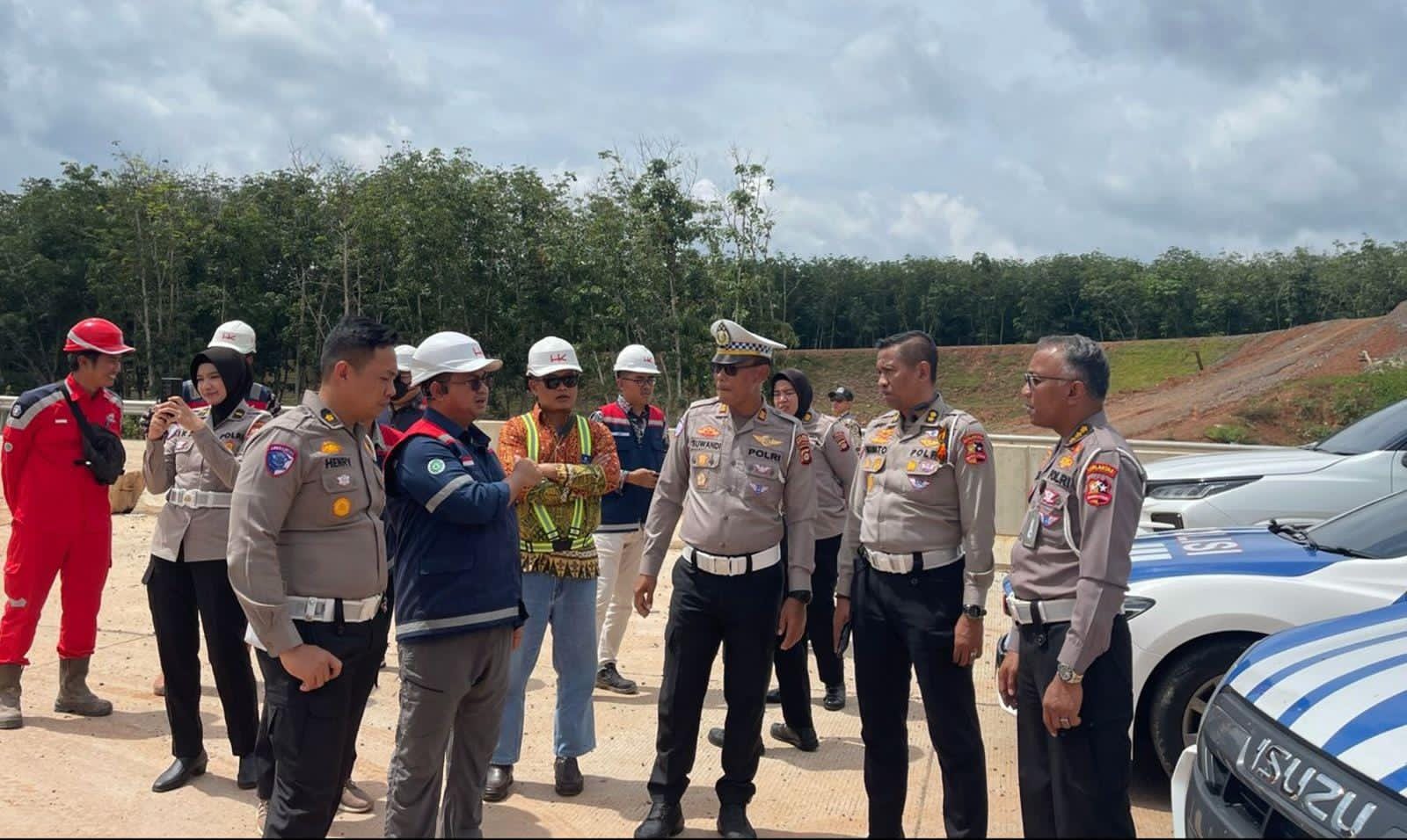 Kasat Lantas Polres Banyuasin Tinjau Jalan Tol dan Alteri, Antisipasi Kendala Jelang Operasi Lilin Nataru 2026