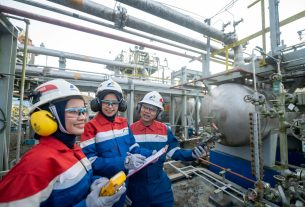 Pertamina EP Adera Field berhasil menerapkan komplesi dual string di Sumur BNG-080 yang mampu memproduksikan dua lapisan reservoir secara bersamaan melalui satu sumur dan meningkatkan efisiensi produksi migas.